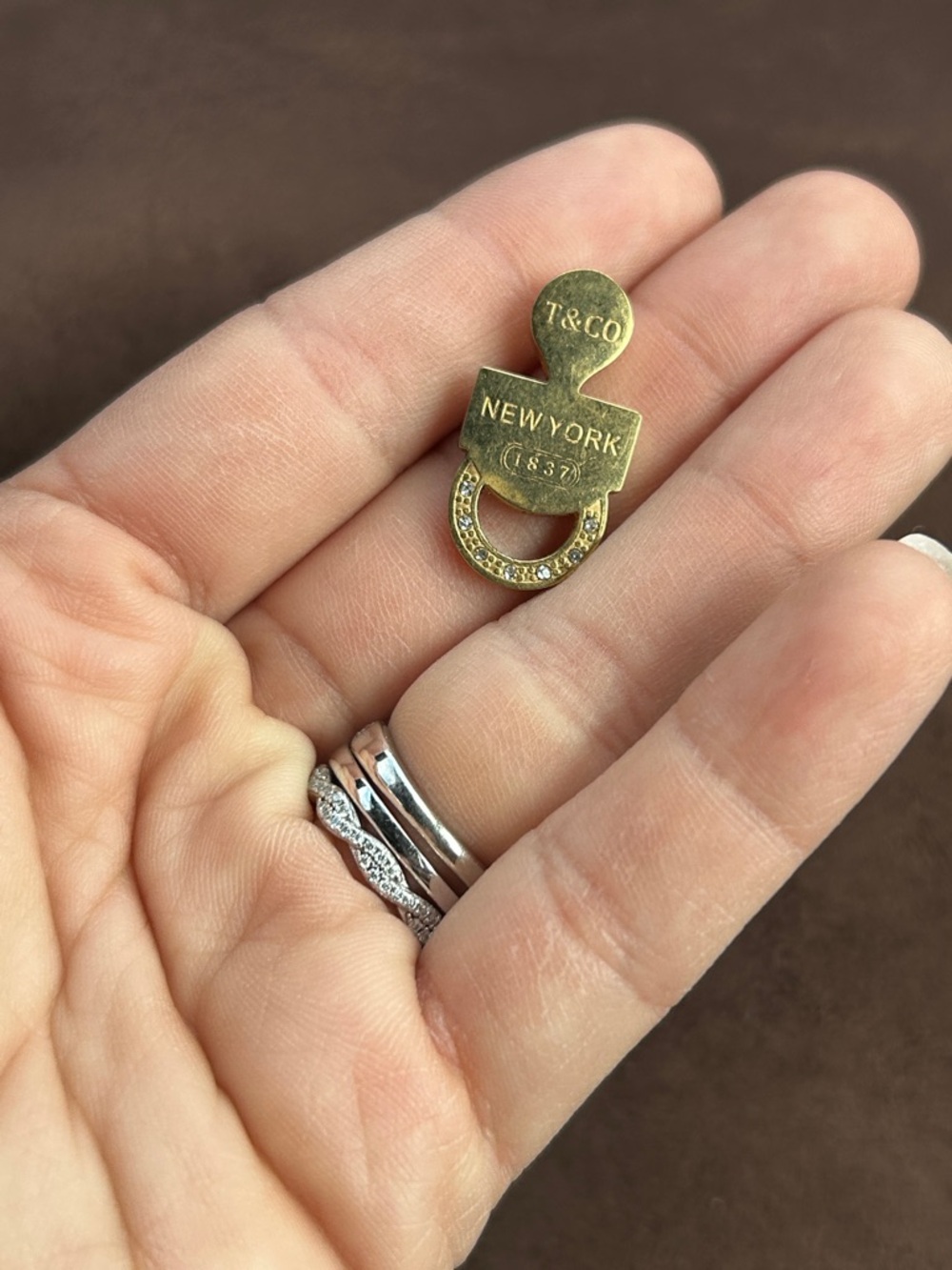 T&CO New York 1837 Horseshoe Clip-On Charm - Gold Tone with Crystals UPCYCLE - Picture 3 of 5
